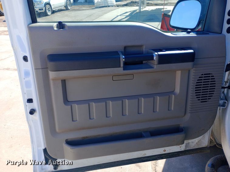 image for item EO0572 2008 Ford F250 Super Duty SuperCab pickup truck