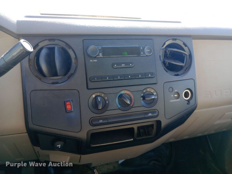 image for item EO0572 2008 Ford F250 Super Duty SuperCab pickup truck