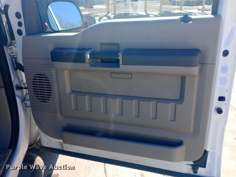 image for item EO0572 2008 Ford F250 Super Duty SuperCab pickup truck