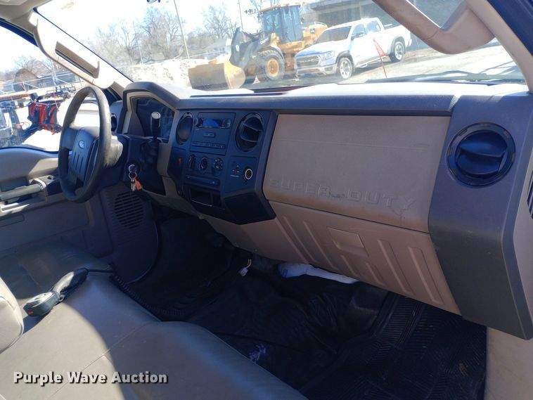 image for item EO0572 2008 Ford F250 Super Duty SuperCab pickup truck