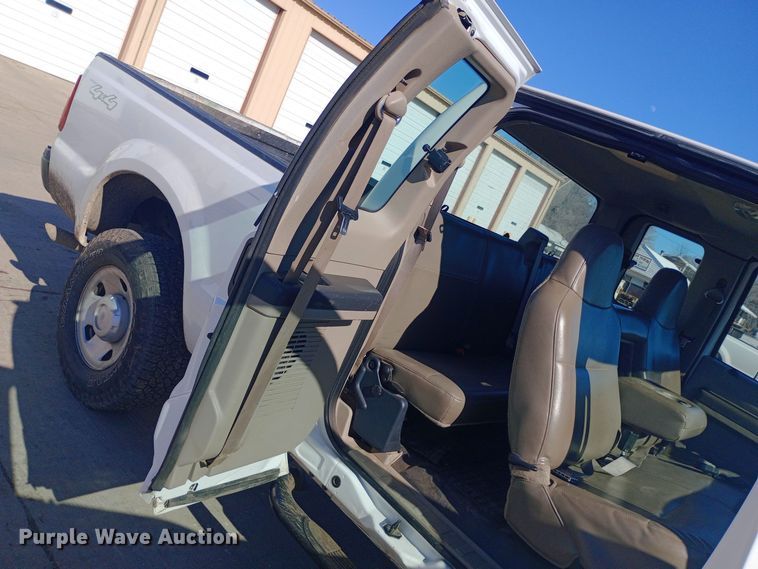image for item EO0572 2008 Ford F250 Super Duty SuperCab pickup truck