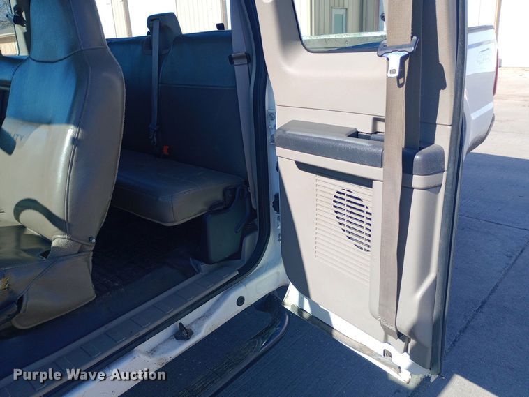 image for item EO0572 2008 Ford F250 Super Duty SuperCab pickup truck