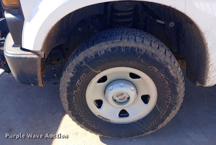 image for item EO0572 2008 Ford F250 Super Duty SuperCab pickup truck