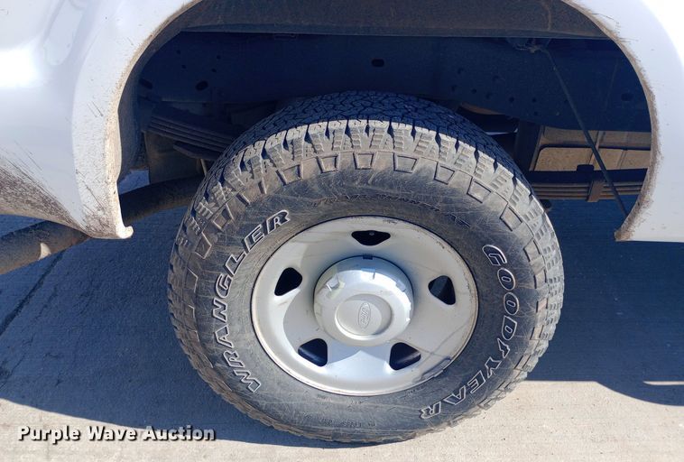 image for item EO0572 2008 Ford F250 Super Duty SuperCab pickup truck