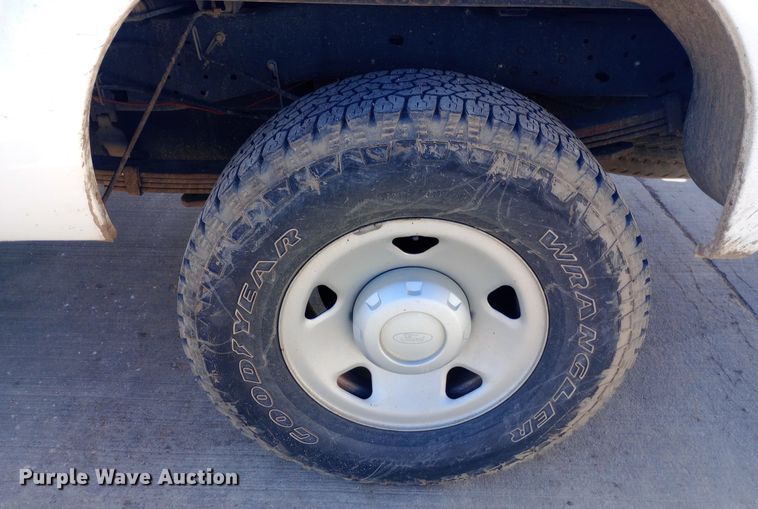 image for item EO0572 2008 Ford F250 Super Duty SuperCab pickup truck