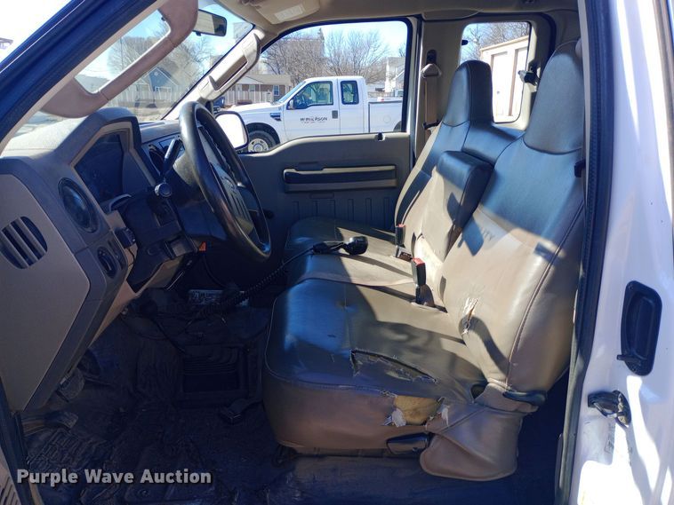 image for item EO0573 2008 Ford F250 Super Duty SuperCab pickup truck