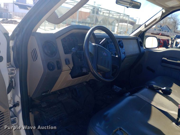image for item EO0573 2008 Ford F250 Super Duty SuperCab pickup truck