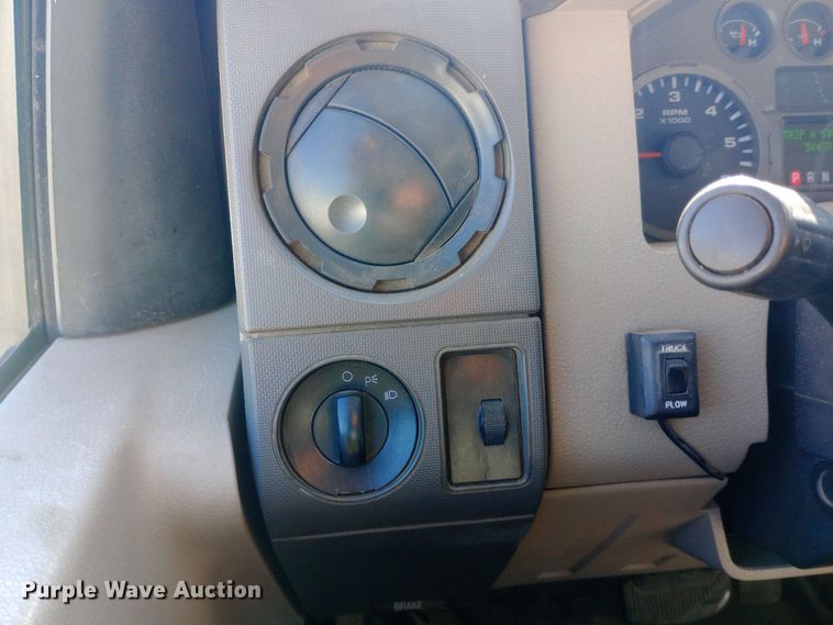 image for item EO0573 2008 Ford F250 Super Duty SuperCab pickup truck