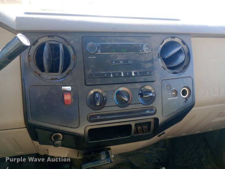 image for item EO0573 2008 Ford F250 Super Duty SuperCab pickup truck