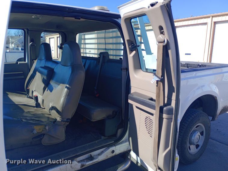 image for item EO0573 2008 Ford F250 Super Duty SuperCab pickup truck