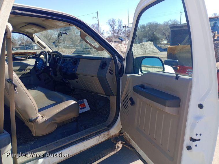 image for item EO0573 2008 Ford F250 Super Duty SuperCab pickup truck