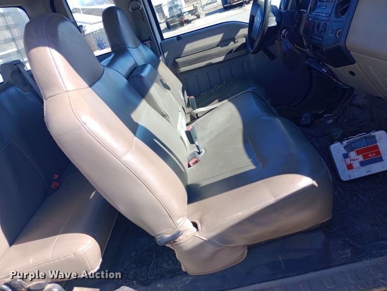 image for item EO0573 2008 Ford F250 Super Duty SuperCab pickup truck