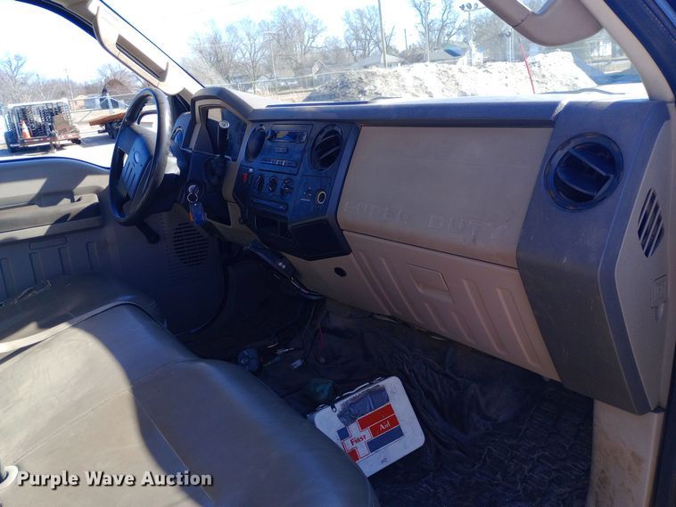 image for item EO0573 2008 Ford F250 Super Duty SuperCab pickup truck
