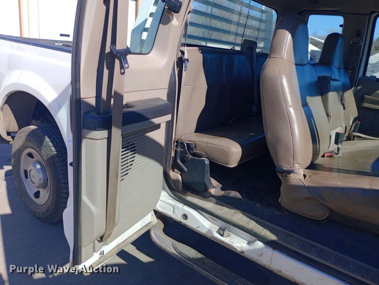 image for item EO0573 2008 Ford F250 Super Duty SuperCab pickup truck