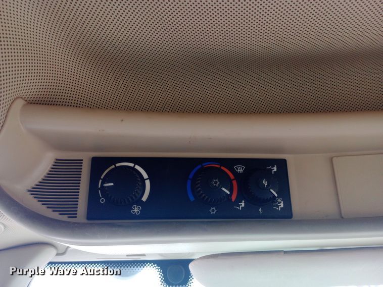 image for item EO0586 2010 John Deere 6430 MFWD tractor