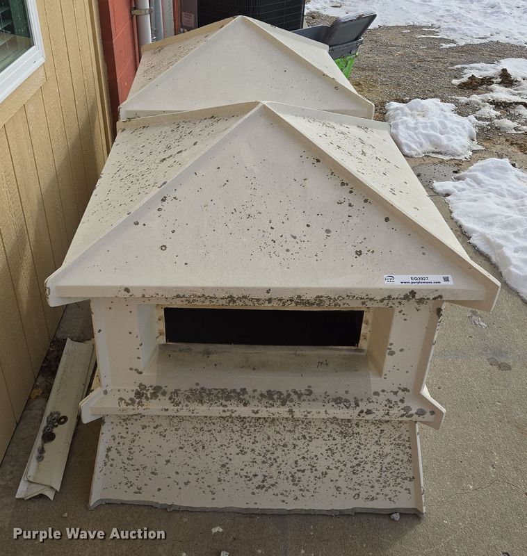 image for item EQ3927 (2) cupolas