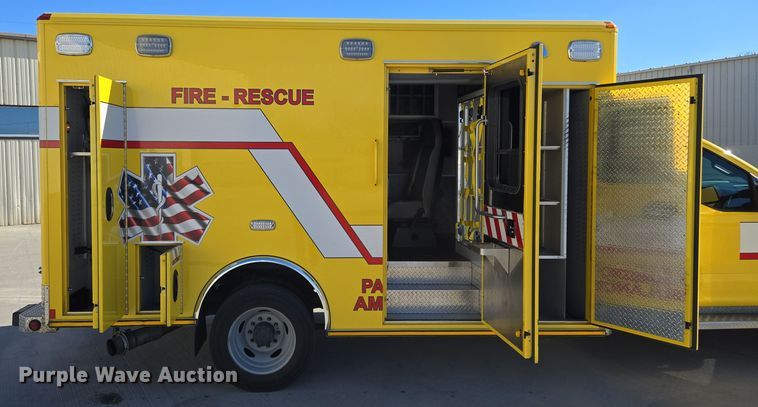 image for item EQ3931 2017 Ford  F550 Super Duty XLT ambulance