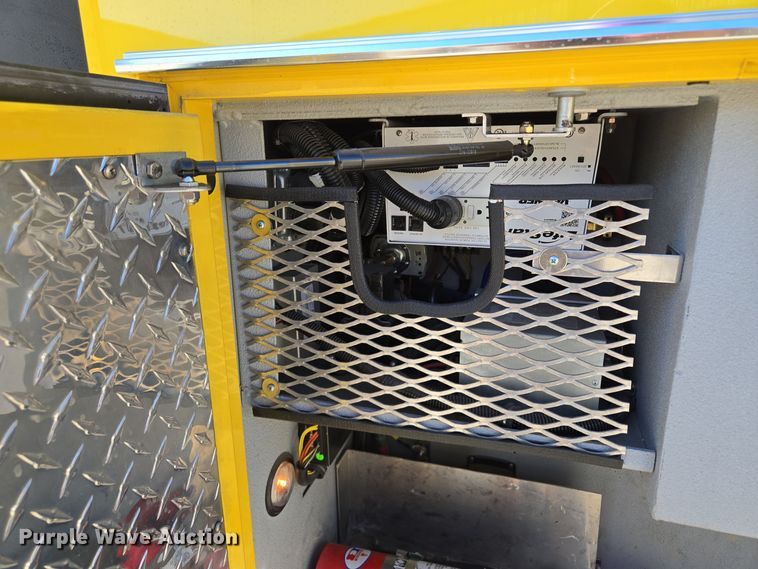 image for item EQ3931 2017 Ford  F550 Super Duty XLT ambulance