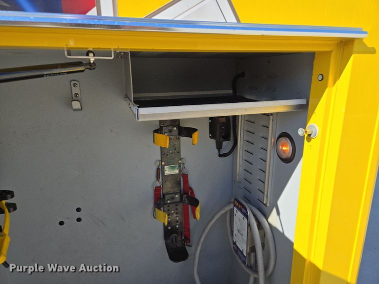 image for item EQ3931 2017 Ford  F550 Super Duty XLT ambulance