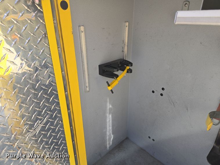 image for item EQ3931 2017 Ford  F550 Super Duty XLT ambulance