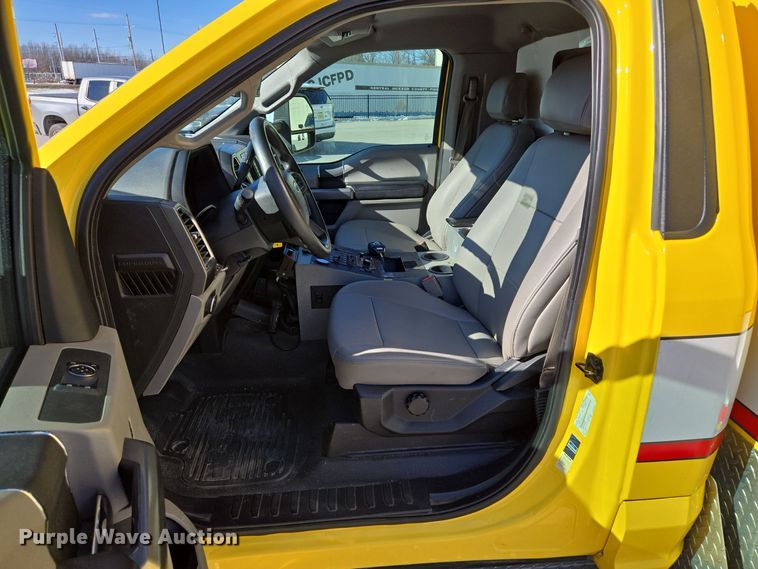 image for item EQ3931 2017 Ford  F550 Super Duty XLT ambulance