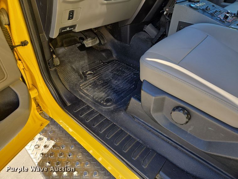 image for item EQ3931 2017 Ford  F550 Super Duty XLT ambulance