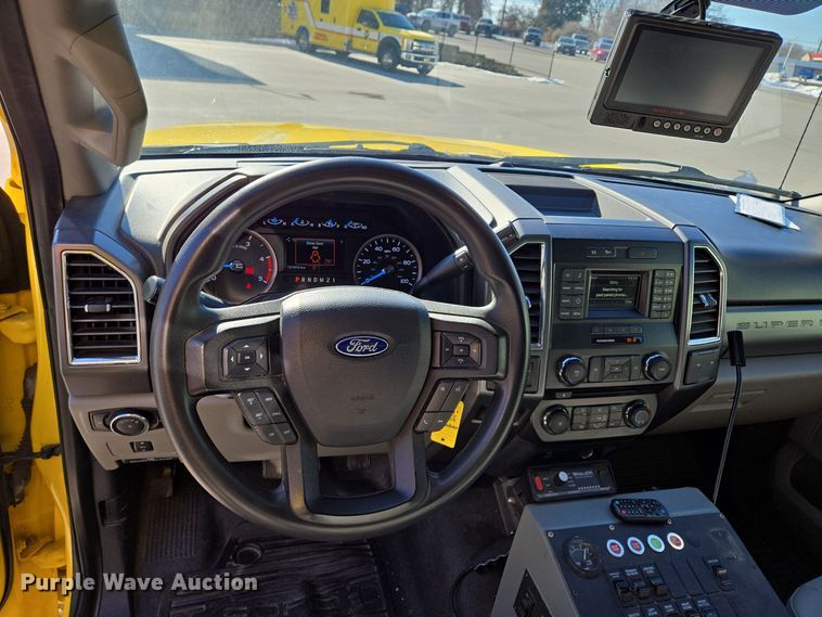image for item EQ3931 2017 Ford  F550 Super Duty XLT ambulance
