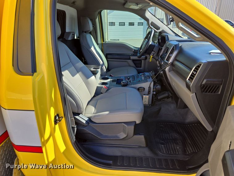 image for item EQ3931 2017 Ford  F550 Super Duty XLT ambulance