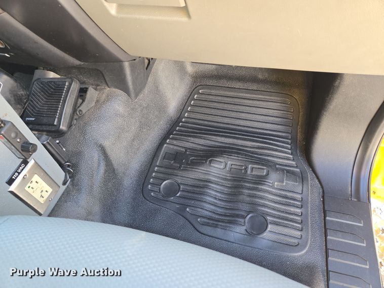 image for item EQ3931 2017 Ford  F550 Super Duty XLT ambulance