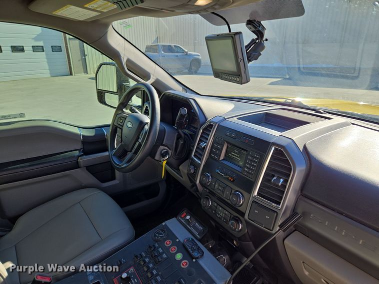 image for item EQ3931 2017 Ford  F550 Super Duty XLT ambulance