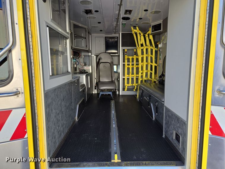 image for item EQ3931 2017 Ford  F550 Super Duty XLT ambulance