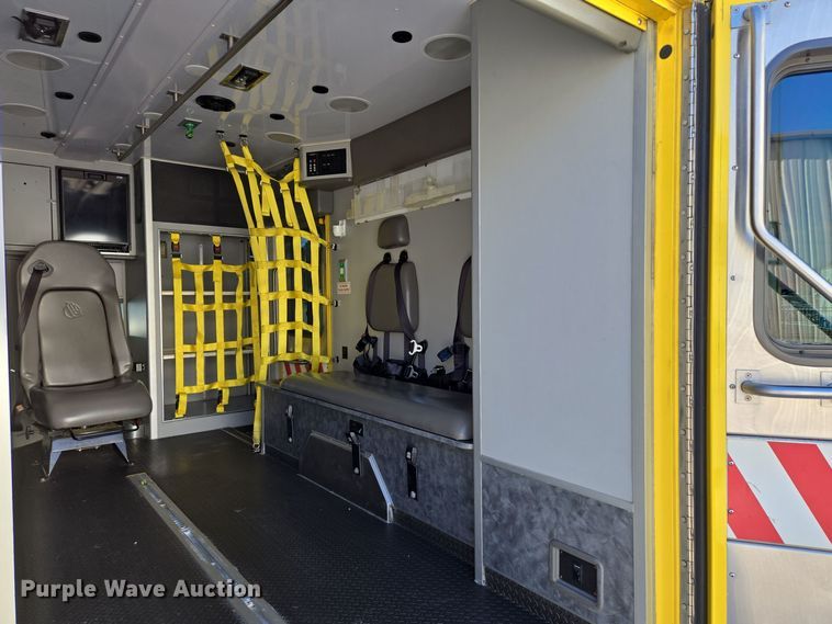 image for item EQ3931 2017 Ford  F550 Super Duty XLT ambulance