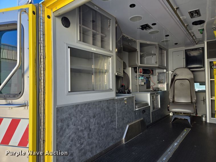 image for item EQ3931 2017 Ford  F550 Super Duty XLT ambulance