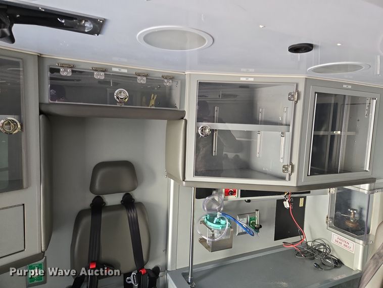 image for item EQ3931 2017 Ford  F550 Super Duty XLT ambulance