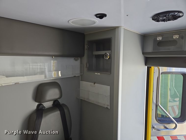 image for item EQ3931 2017 Ford  F550 Super Duty XLT ambulance