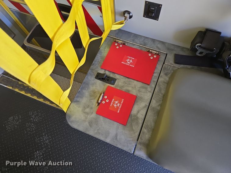 image for item EQ3931 2017 Ford  F550 Super Duty XLT ambulance