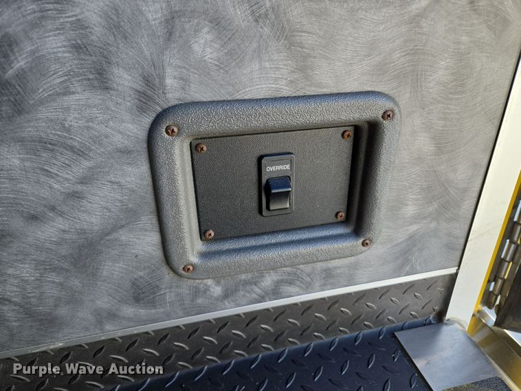 image for item EQ3931 2017 Ford  F550 Super Duty XLT ambulance