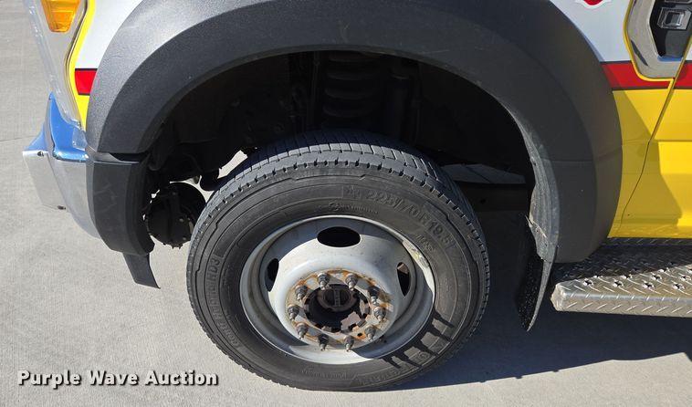 image for item EQ3931 2017 Ford  F550 Super Duty XLT ambulance