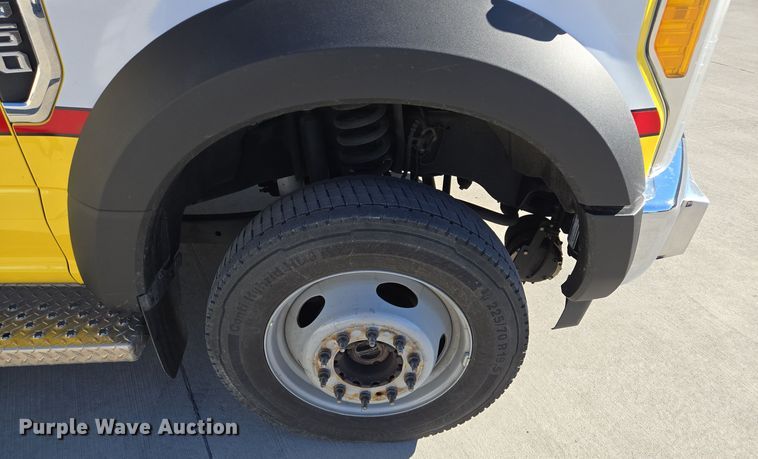 image for item EQ3931 2017 Ford  F550 Super Duty XLT ambulance