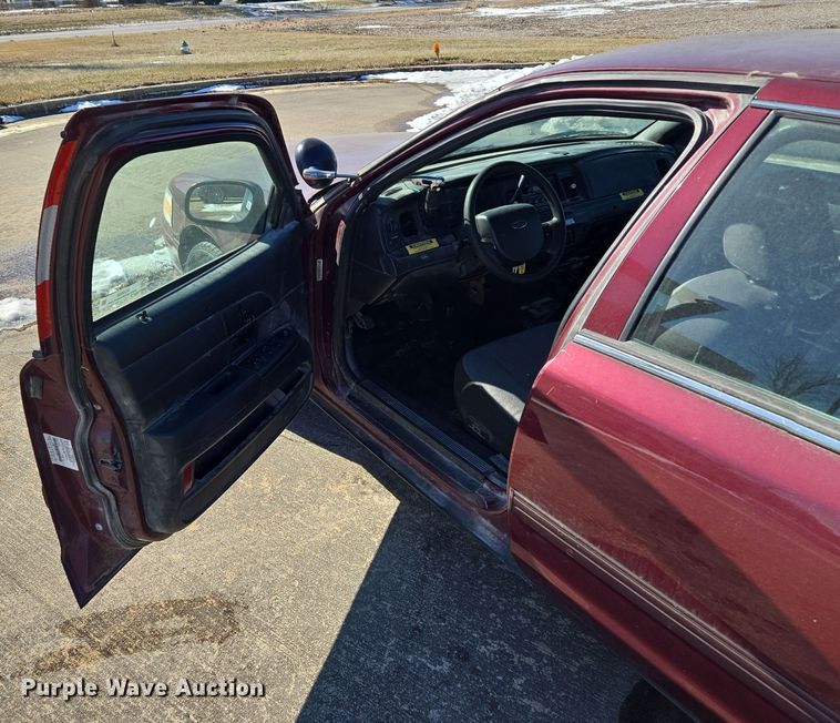 image for item EQ3936 2010 Ford Crown Victoria  Police Interceptor 