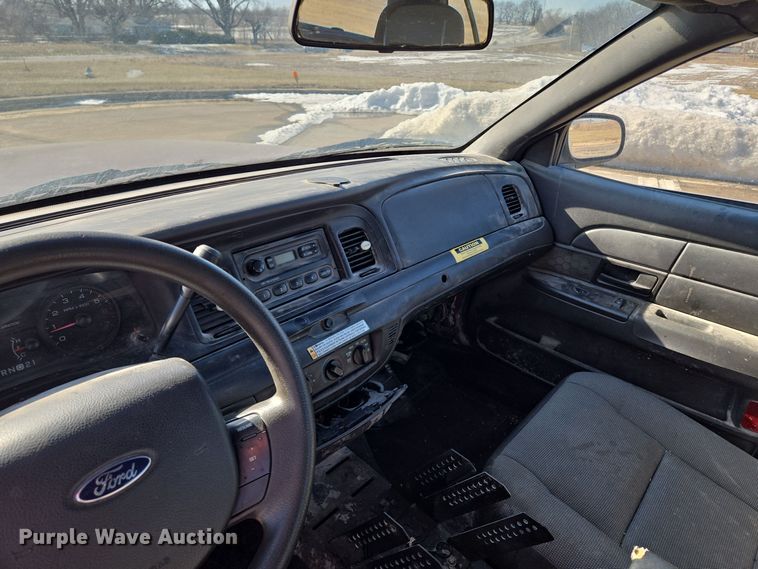 image for item EQ3936 2010 Ford Crown Victoria  Police Interceptor 