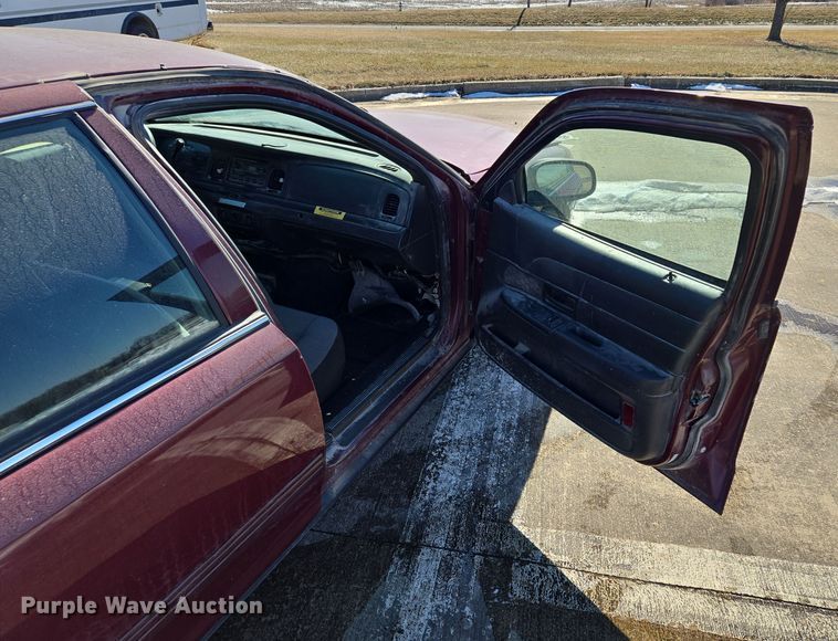 image for item EQ3936 2010 Ford Crown Victoria  Police Interceptor 