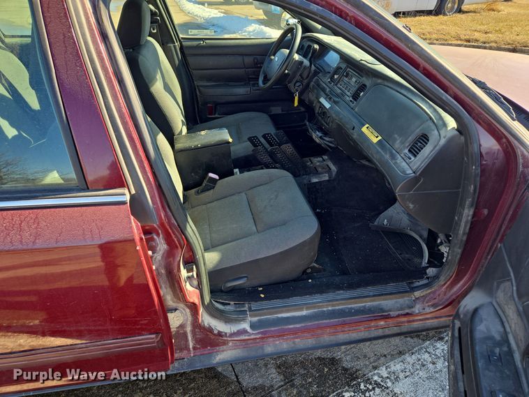 image for item EQ3936 2010 Ford Crown Victoria  Police Interceptor 