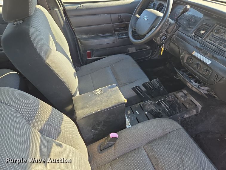 image for item EQ3936 2010 Ford Crown Victoria  Police Interceptor 