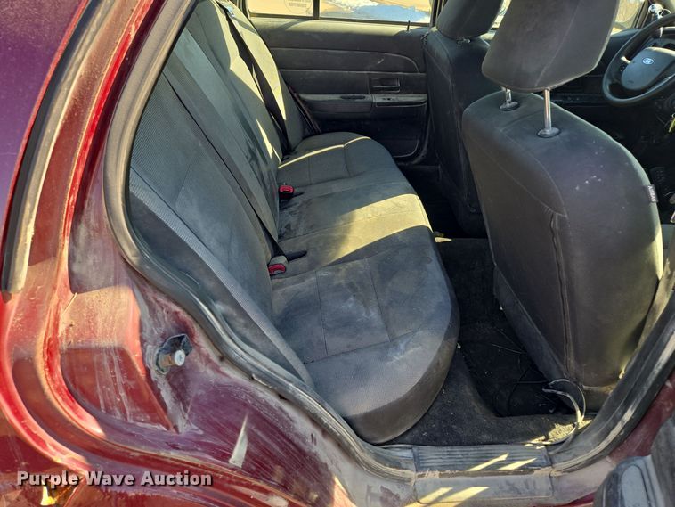 image for item EQ3936 2010 Ford Crown Victoria  Police Interceptor 