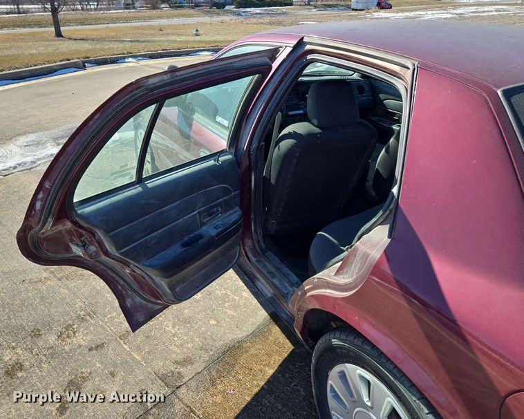 image for item EQ3936 2010 Ford Crown Victoria  Police Interceptor 