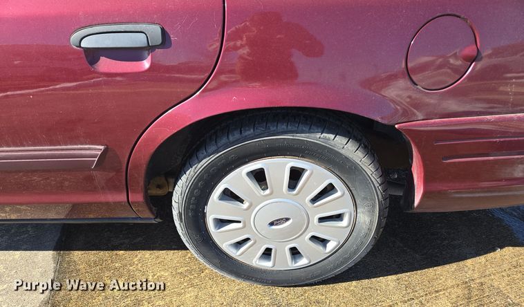 image for item EQ3936 2010 Ford Crown Victoria  Police Interceptor 