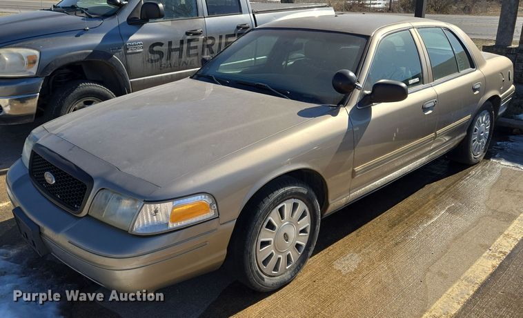 image for item EQ3937 2010 Ford  Crown Victoria  Police Interceptor 