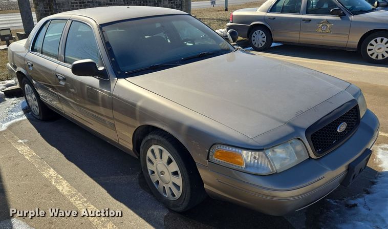 image for item EQ3937 2010 Ford  Crown Victoria  Police Interceptor 