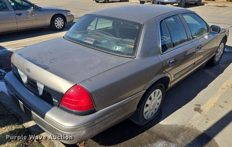 image for item EQ3937 2010 Ford  Crown Victoria  Police Interceptor 